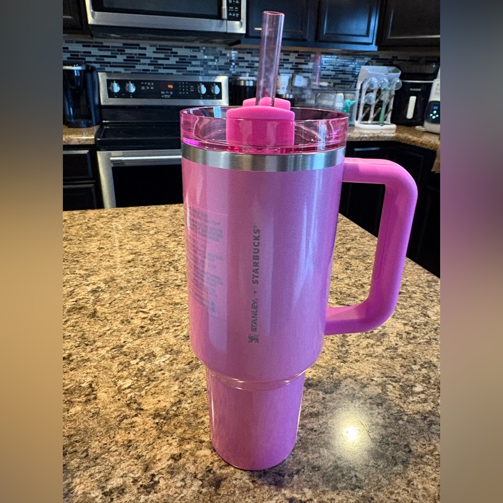 Stanley x Starbucks Winter Pink 40 oz Quencher